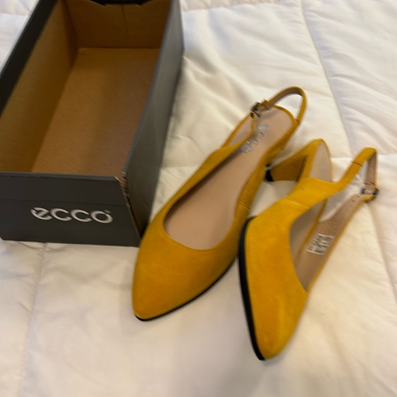 Ecco Shoes - Ecco shoes new,suede,2” heels conform.